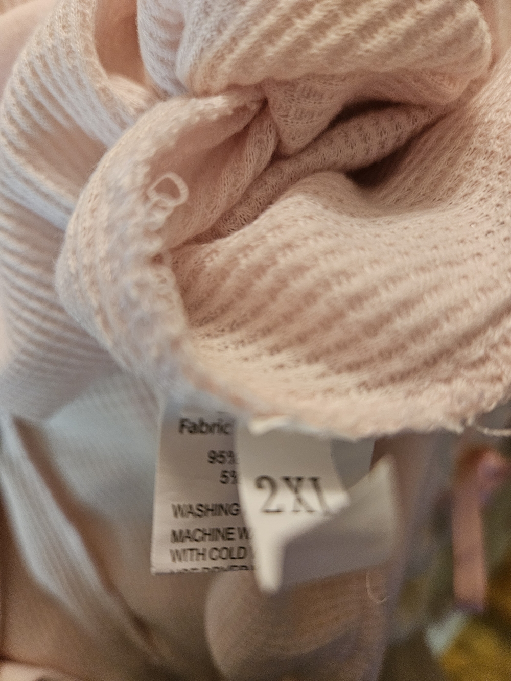 Light Pink V-Neck Ribbed Pullover - Picture 5 of 5